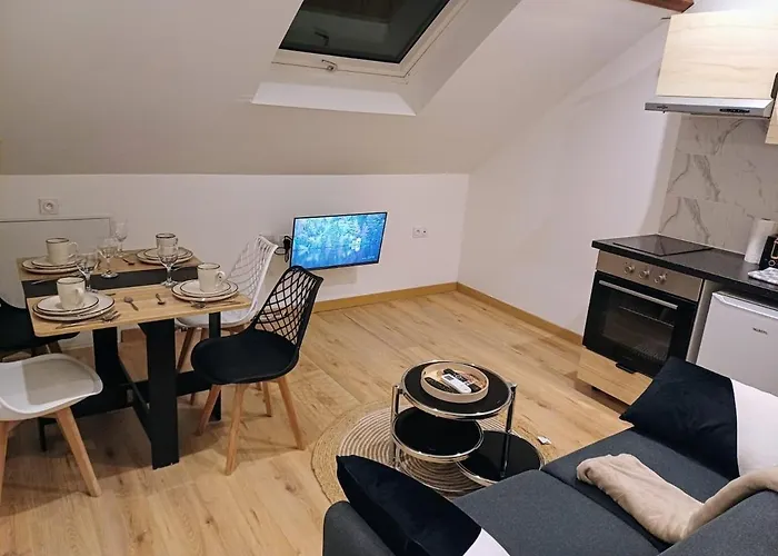 Sobre, Soft, Accueillant, Centre-ville Appartamento *